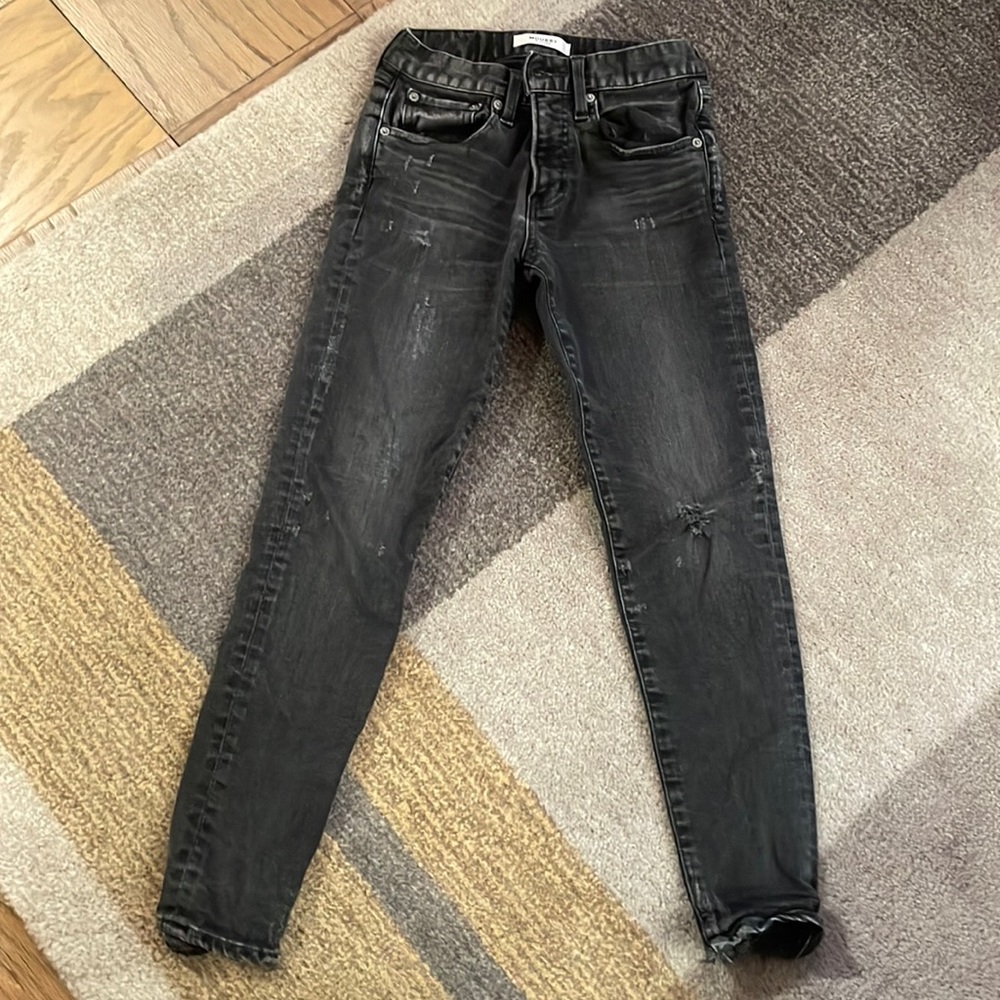 Moussy vintage distressed black jeans in excellent condition.
